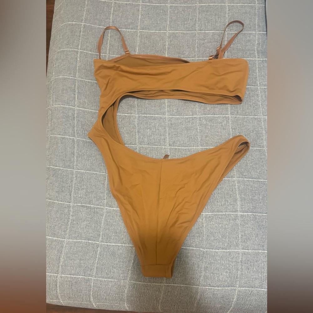 SKIMS Tan Bikini Set - Picture 2 of 3